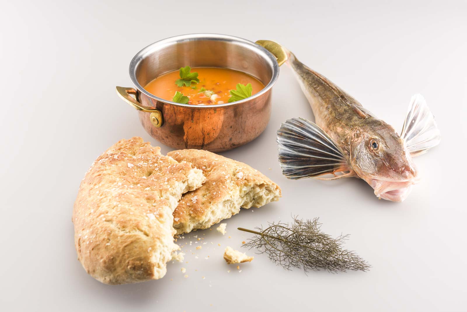 Food Fotografie YomYom das Kochbuch Fischsuppe Fotostudio Innsbruck Hasibeder Christoph