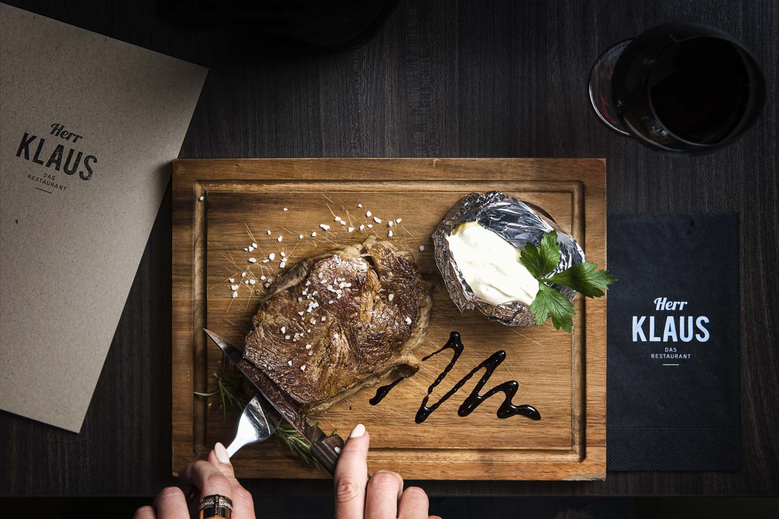 Food Fotograf Herr Klaus Steak Folienkartoffel Fotograf Christoph Hasibeder Innsbruck