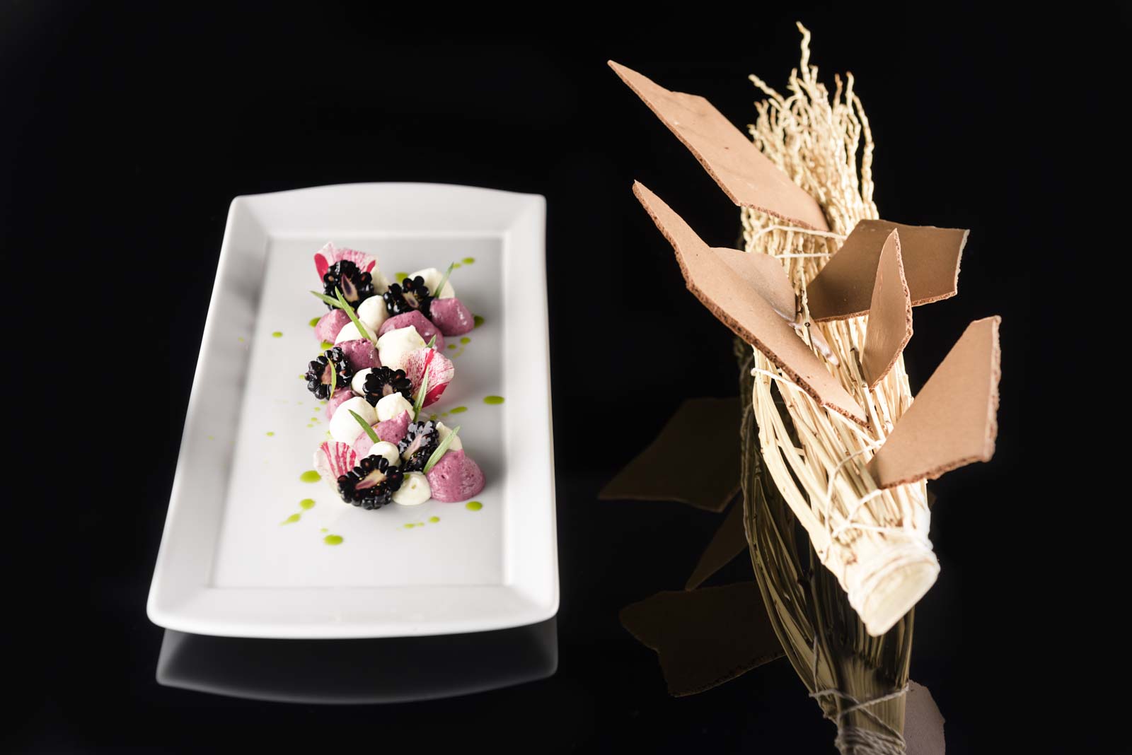 Food Fotografie YOMYOM Brombeer Sauerrahm Mousse Christoph Hasibeder Studio Innsbruck